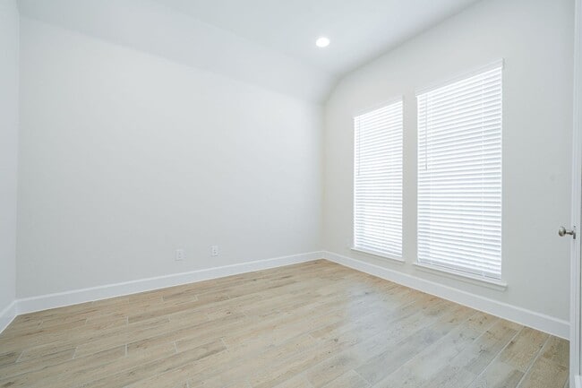 Building Photo - Welcome to Your brand new 3 bed 2 Bath Hom...