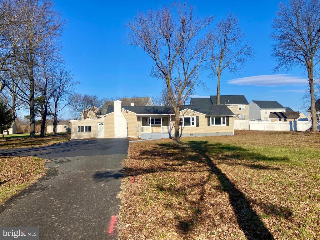 1565 E Philadelphia Ave, Gilbertsville, PA 19525 House Rental in