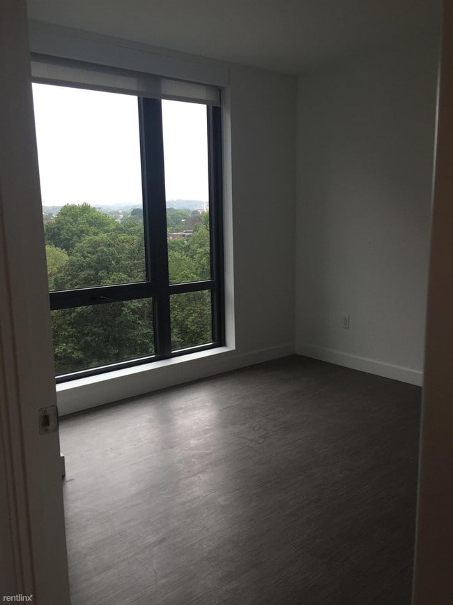 Building Photo - 1 br, 1 bath  - 80 Fenwood St. #617