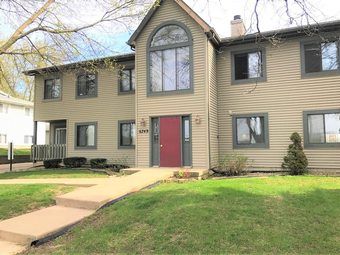 Primary Photo - 6749 Hammersley Rd