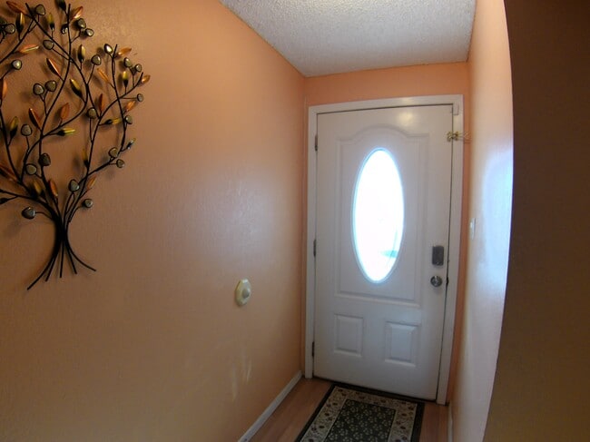 Foto del edificio - 1791 Long Ave