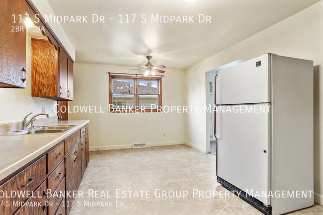 Building Photo - 117 S Midpark Dr