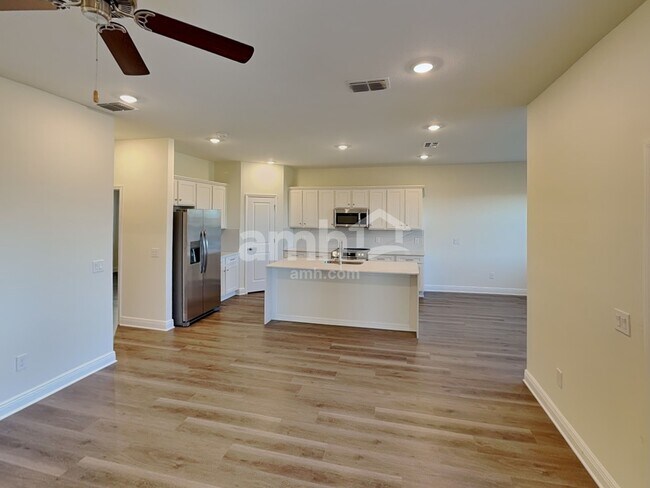 Building Photo - 5994 Sycamore Pl St