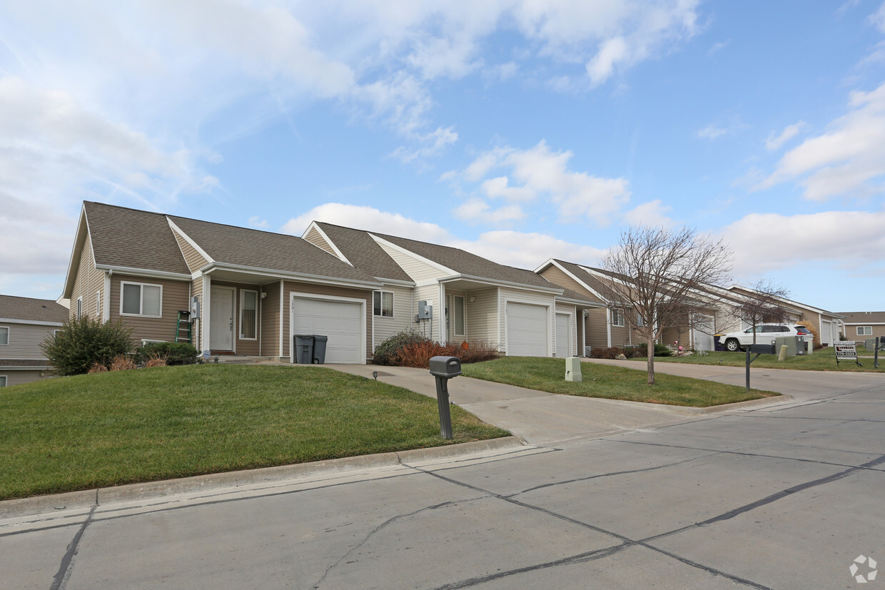 Foto principal - 9 Units Manhattan, KS(Near Fort Riley)