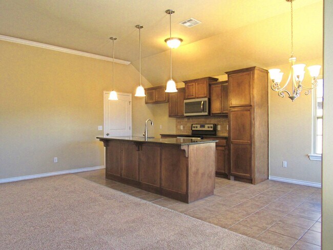 Building Photo - HOME IN THE GROVE, EDMOND! EDMOND PUBLIC O...