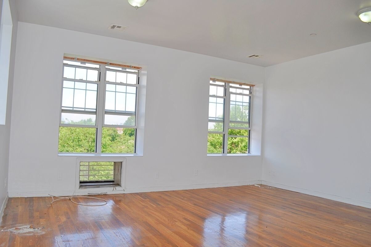 Foto principal - 1710 Newkirk Ave