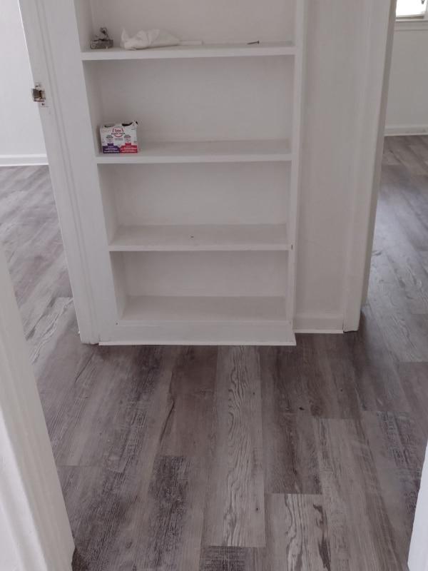 Building Photo - 318 S White Ave