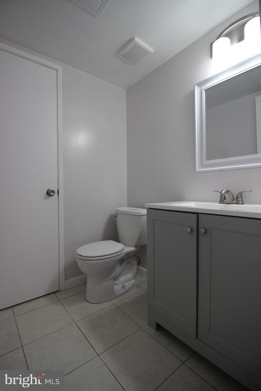 Building Photo - 2432 Glengyle Dr