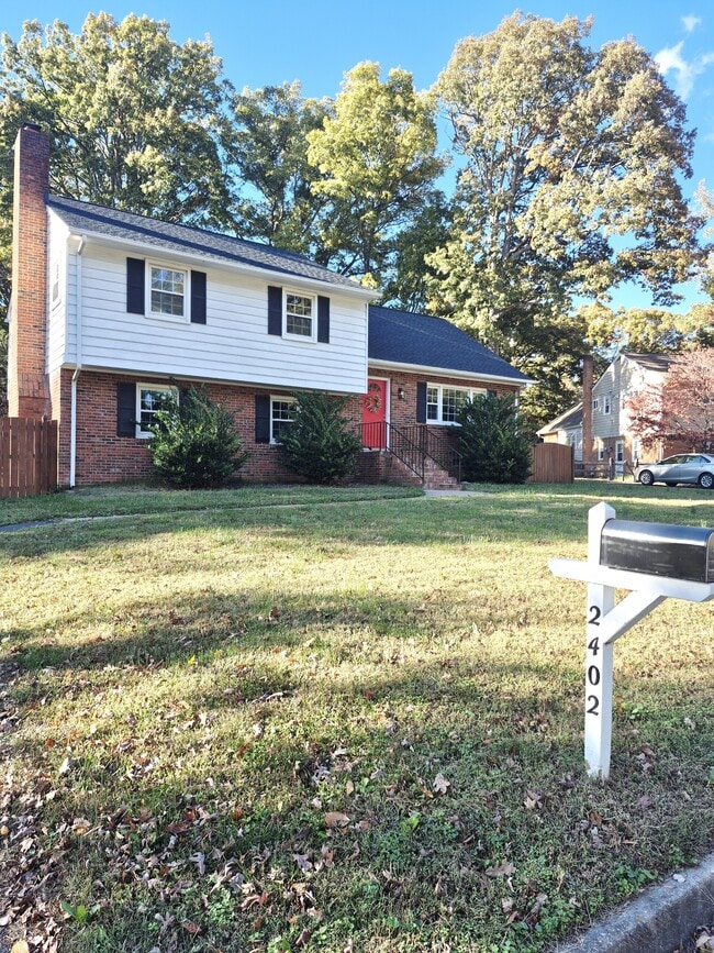 Building Photo - 2402 Fon Du Lac Rd