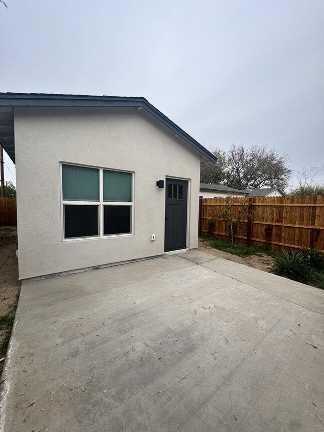 Photo - 2718 N Greenfield Rd House