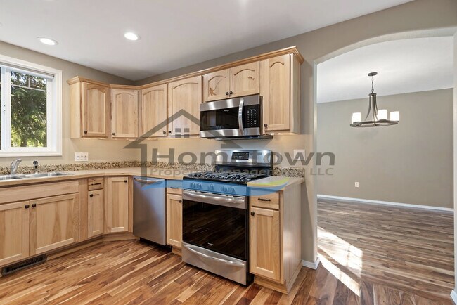 Foto del edificio - Beautiful Craftsman Home with Amazing Back...
