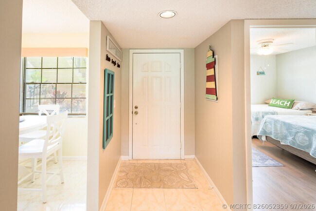 Building Photo - 1401 Pinecrest Cir
