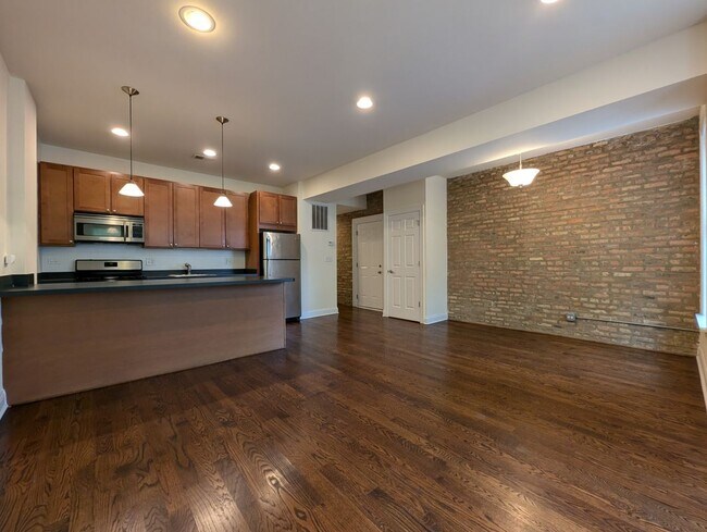 Foto del edificio - 2834 N Albany Ave
