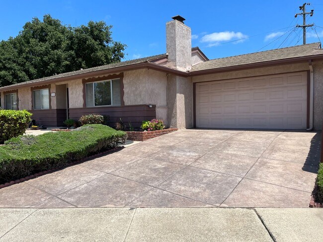 Foto del edificio - 4604 Cherry Avenue