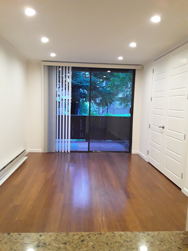 Foto del edificio - 3110 Shelter Creek Ln