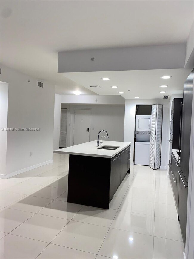 Foto del edificio - 7751 NW 107th Ave