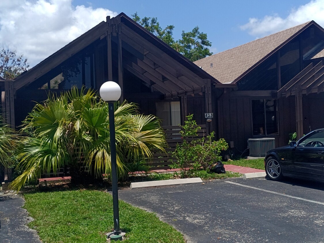 Front of the Village - 423 N University Dr