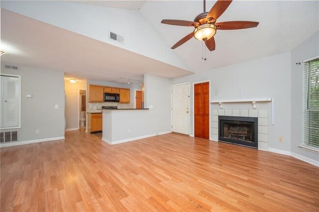 Building Photo - 915 Wentworth Ct
