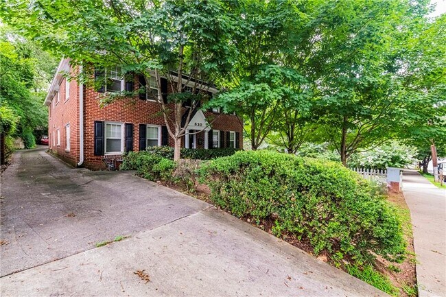 Foto del edificio - 830 Barnett St NE