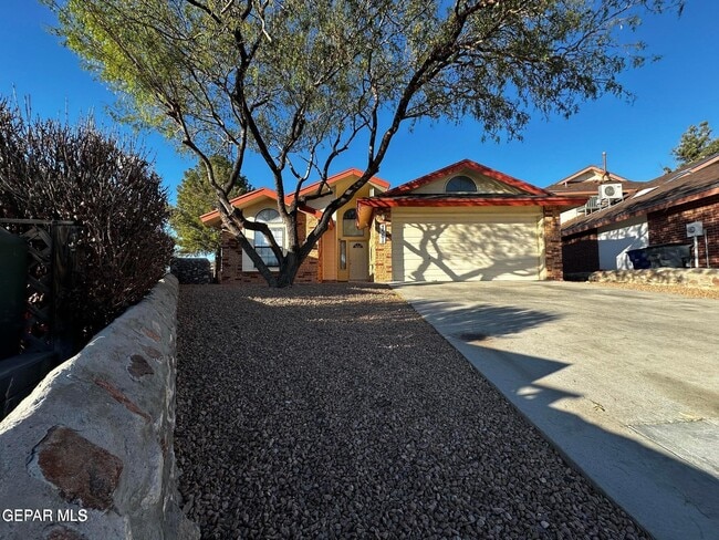 Building Photo - 7501 Windcrest Dr