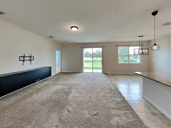 Building Photo - 301 Debary Dr