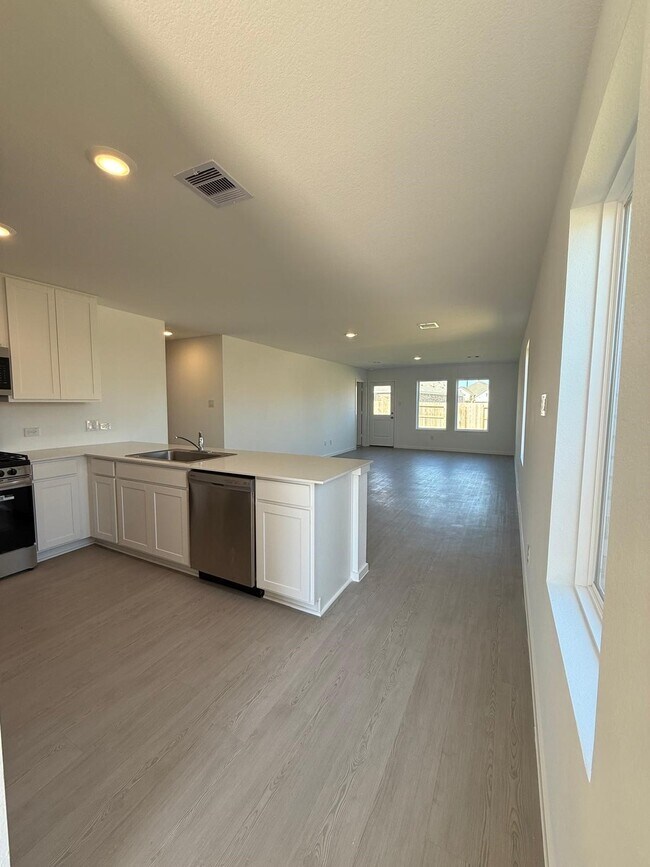 Foto del edificio - 3093 Fantasy Ter Dr