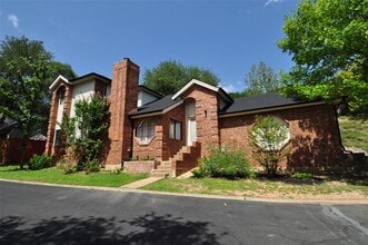 Building Photo - 9902 Talleyran Dr