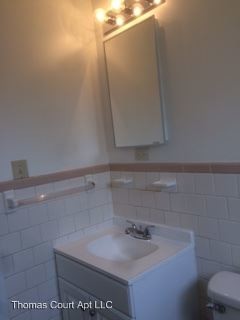 Foto del edificio - 801-805 Thomas Ct