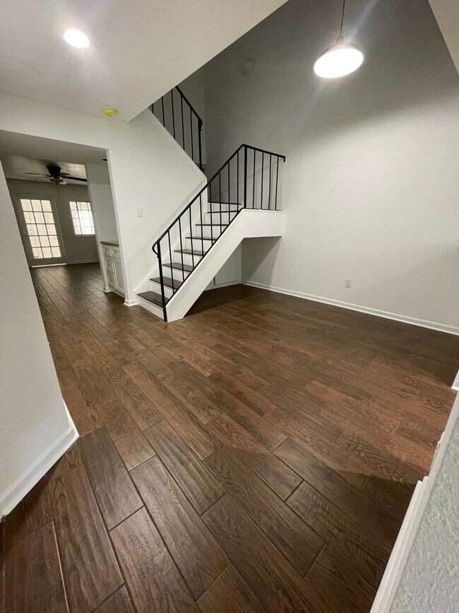 Building Photo - 5005 Georgi Ln