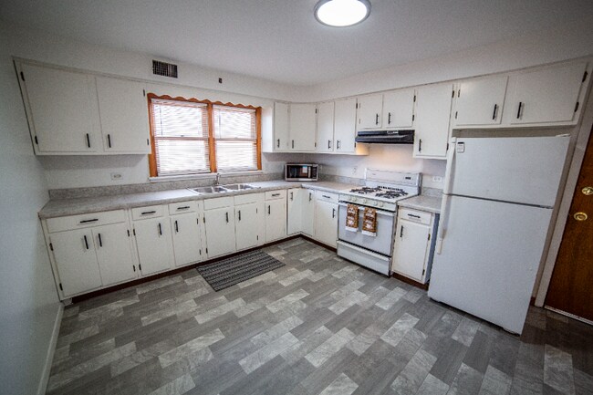 Foto del edificio - 2336 W 122nd St