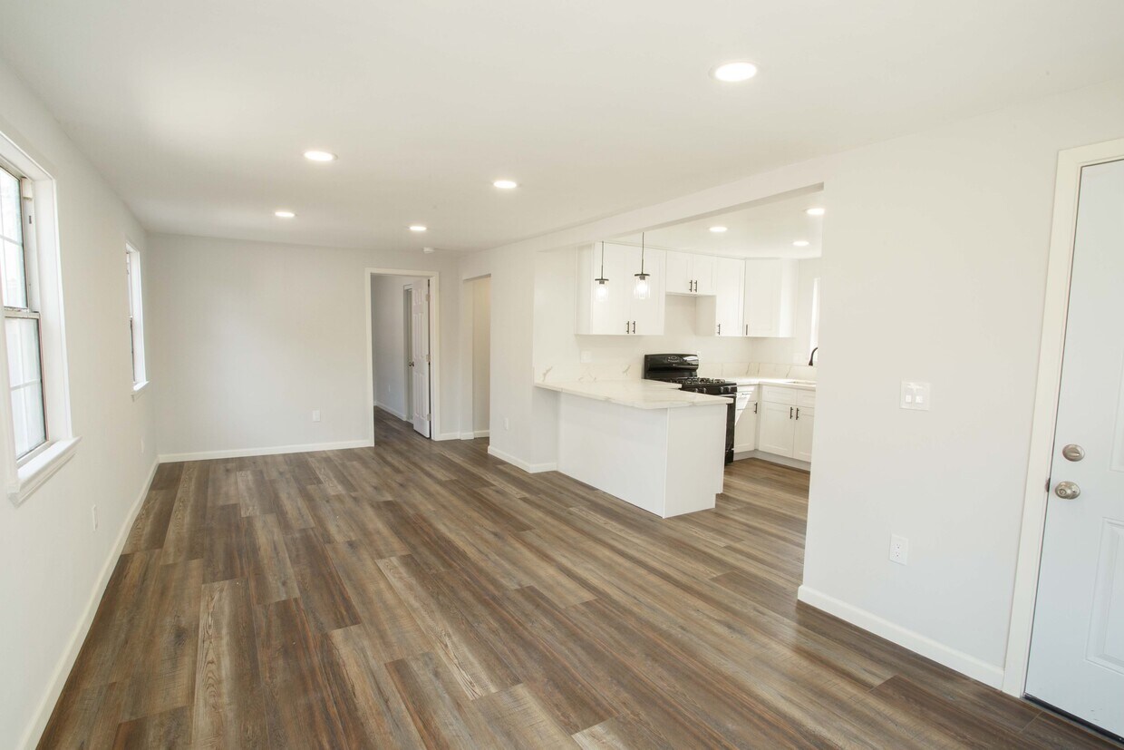 Foto principal - 4913 Nobel St