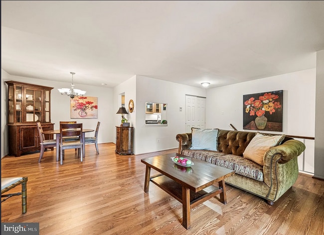 Photo - 31 Old Forge Crossing House