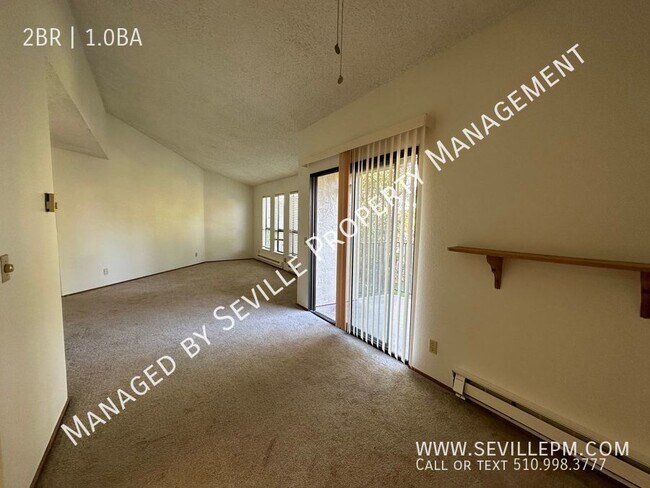 Building Photo - MOVE IN READY 2BR /1BA Condo in great loca...