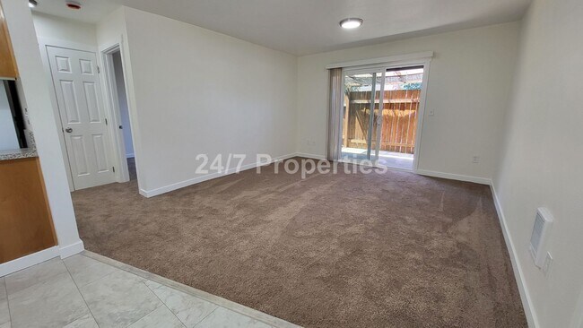 Foto del edificio - Remodeled 1BD I 1BA Apartment - Sandy