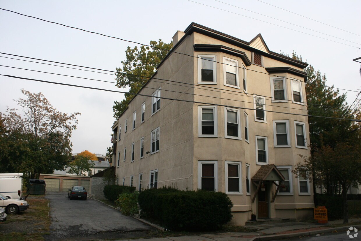 Primary Photo - 43 Verazzano Blvd