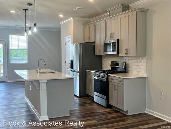 Building Photo - 3 br, 3.5 bath House - 608 Gimari Drive