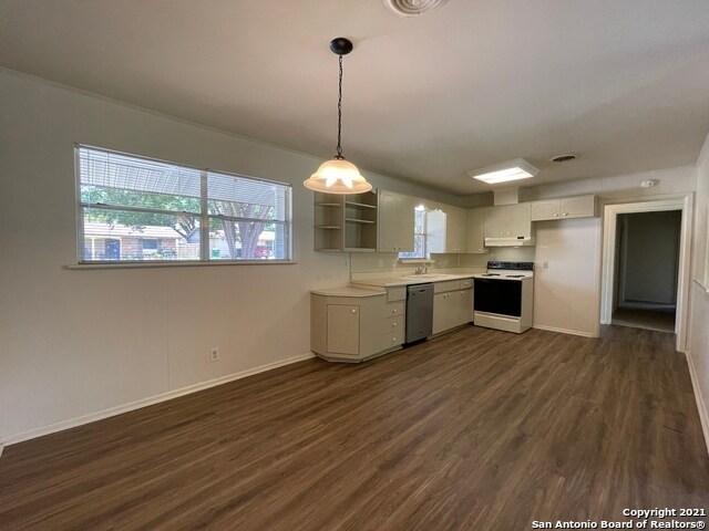 Building Photo - 4230 Chestnut Hill Dr