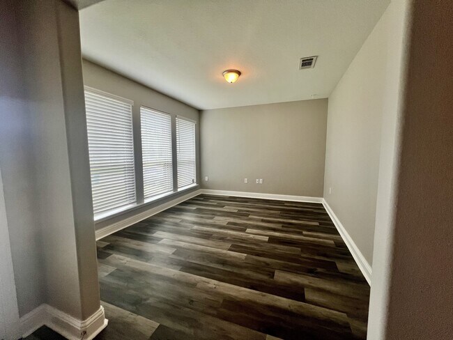 Foto del edificio - 3020 Crown Creek Cir