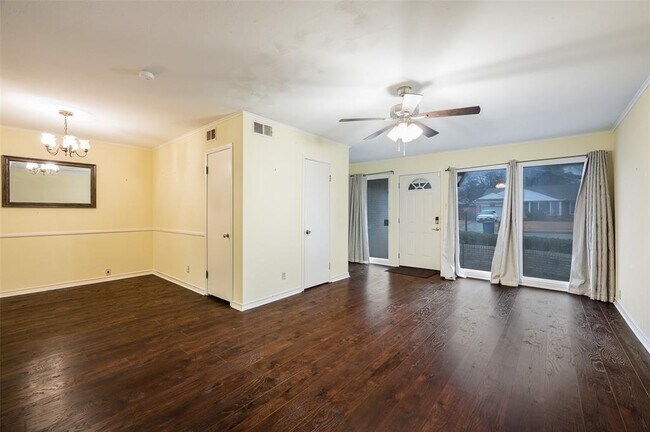 Foto del edificio - 2726 Crest Ridge Dr