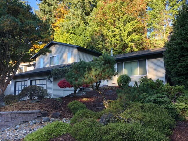 Building Photo - For Lease $2800/Mo- 3 bed 2.5 Bath Tri-Lev...