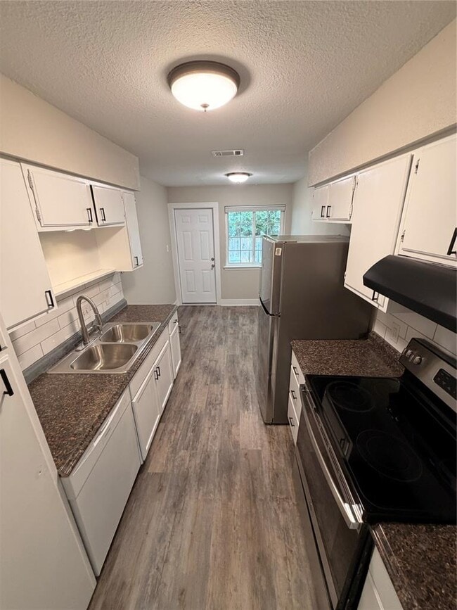 Building Photo - 3405 Willowrun Cove