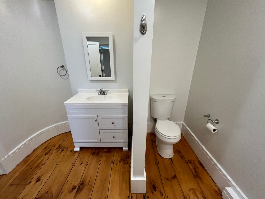 Primary Photo - 5 Wentworth St