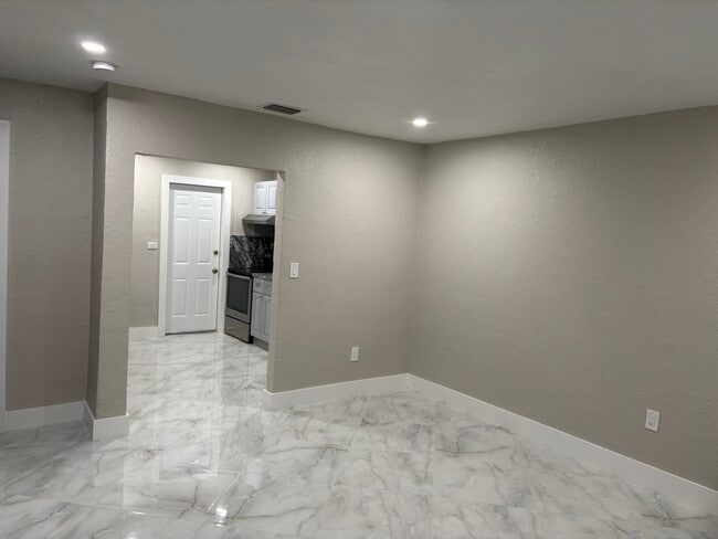 Foto del edificio - 338 NW 53rd St