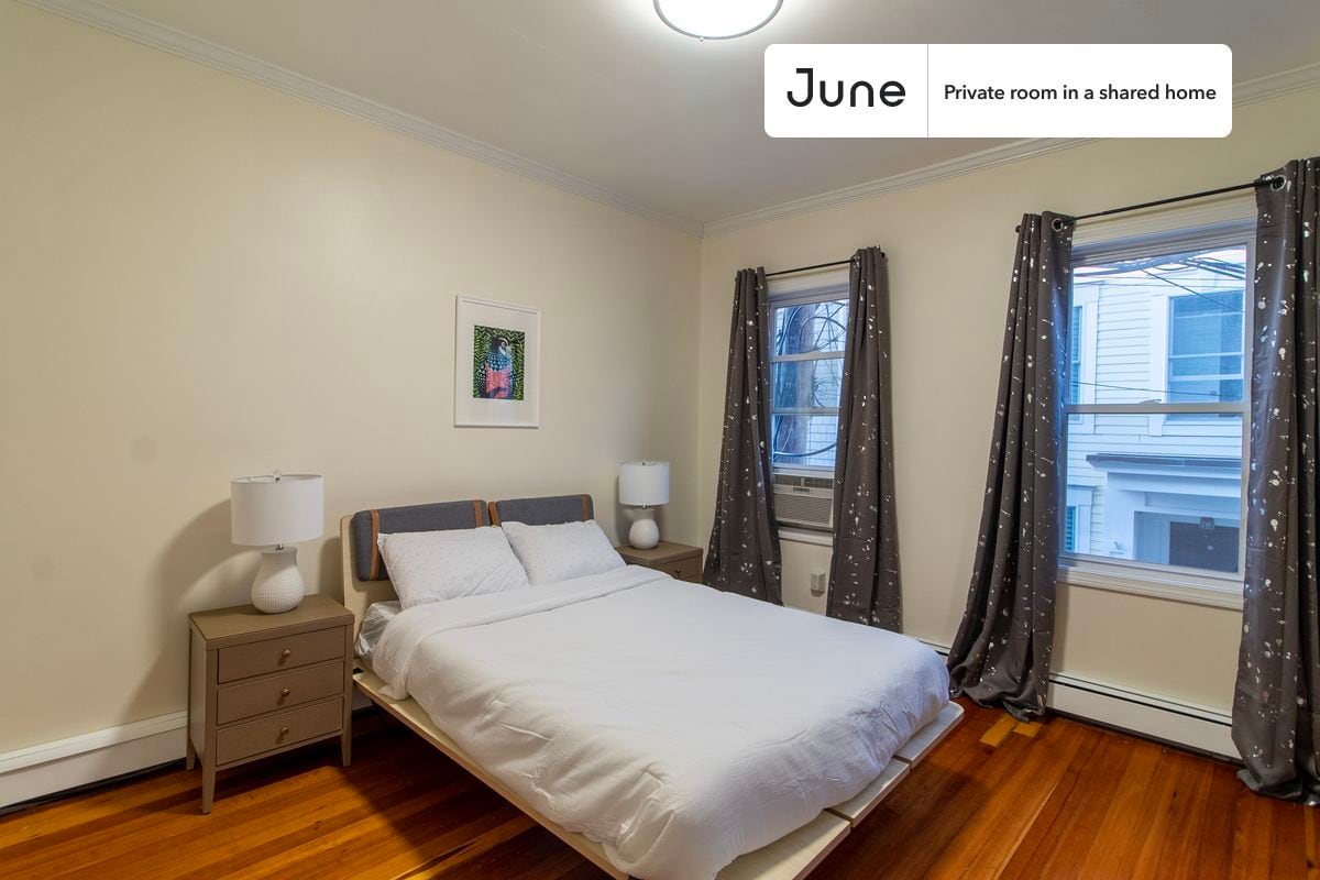 Private bedroom in 5 bed/2 bath Home - Private bedroom in 5 bed/2 bath Home