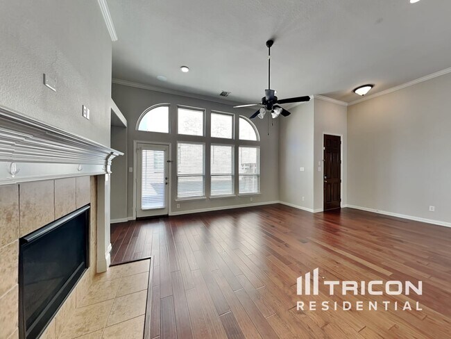 Building Photo - 1045 Kaylie St