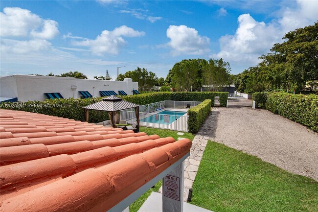 Foto del edificio - 2255 SW 10th St