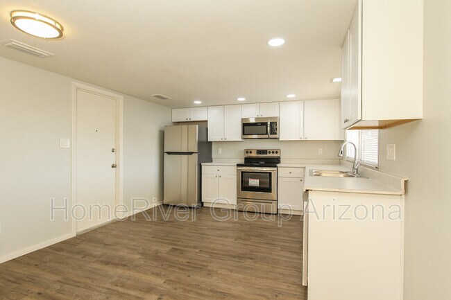 Building Photo - 4441 W Carol Ave