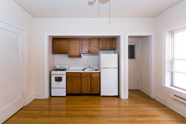 Building Photo - 1314 Oak Ave