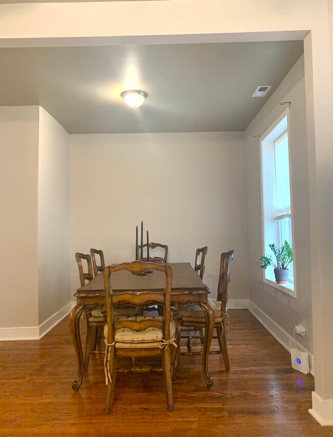 Foto del edificio - 6810 S Harper Ave