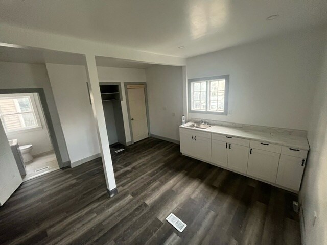 Building Photo - 452 5th St